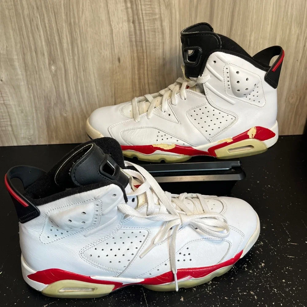 Size 10 - Air Jordan 6 Retro Bulls Varsity Red 384664-102 (read)